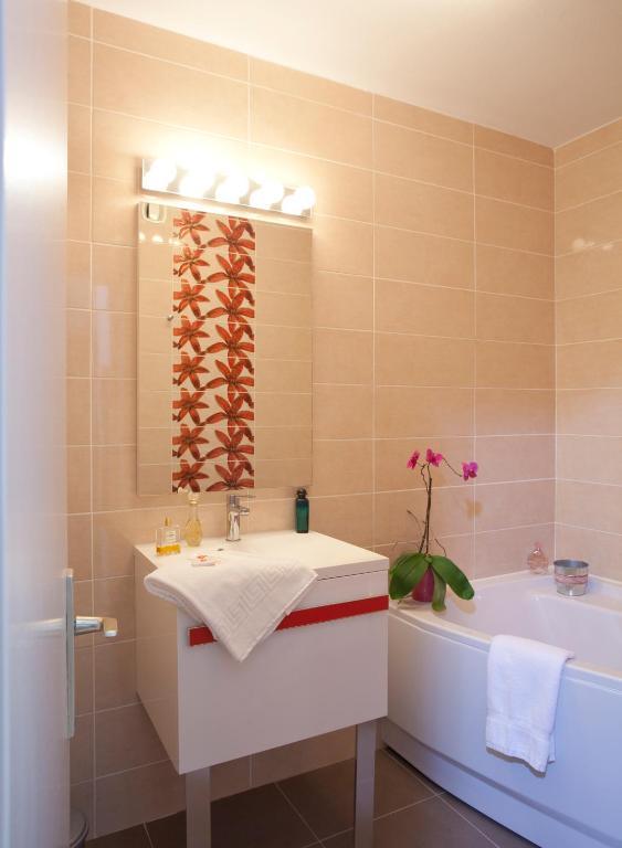 Hotel Brun Saint-Lattier 외부 사진