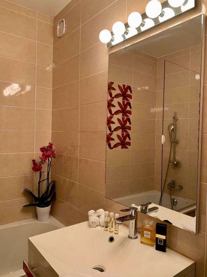 Hotel Brun Saint-Lattier 외부 사진